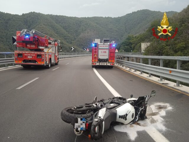 Incidente sulla Torino-Savona al km 116: intervento dei Vigili del Fuoco e soccorsi Incidente sulla Torino-Savona al km 116: intervento dei Vigili del Fuoco e soccorsi