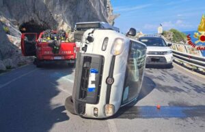 Incidente stradale a Capo Noli: intervento dei Vigili del Fuoco Incidente stradale a Capo Noli: intervento dei Vigili del Fuoco