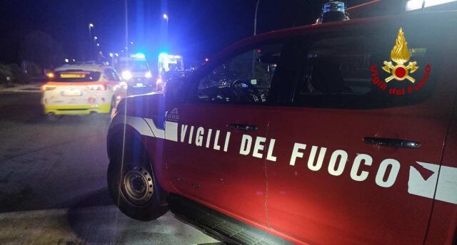 Foce, tentativo di furto a Genova: giovane resta incastrato nel cancello: salvato dai vigili del fuoco Foce, tentativo di furto a Genova: giovane resta incastrato nel cancello: salvato dai vigili del fuoco