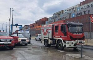 Infortunio sul lavoro al porto di Vado Ligure: intervento dei Vigili del Fuoco Infortunio sul lavoro al porto di Vado Ligure: intervento dei Vigili del Fuoco
