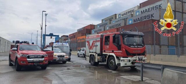 Infortunio sul lavoro al porto di Vado Ligure: intervento dei Vigili del Fuoco