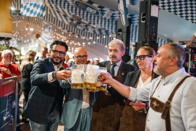 Oktoberfest Oktoberfest Genova 2025: inaugurata la 15ª edizione in Piazza della Vittoria
