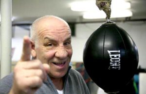 Addio a Giuseppe “Pinan” Muzio: campione e maestro del pugilato Addio a Giuseppe "Pinan" Muzio: campione e maestro del pugilato