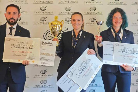 Ilaria Lorini vince il 10° Master del Vermentino AIS: a Lerici la finale nazionale nel 60° anniversario dell’associazione Ilaria Lorini vince il 10° Master del Vermentino AIS: a Lerici la finale nazionale nel 60° anniversario dell’associazione