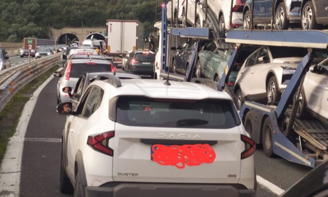 Incidente in A12, direzione Genova Est: traffico bloccato Incidente in A12, direzione Genova Est: traffico bloccato