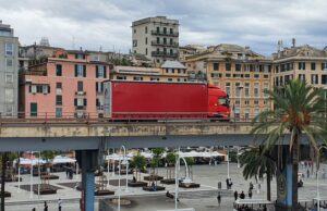 Foto notizia | Mezzo pesante in sopraelevata a Genova