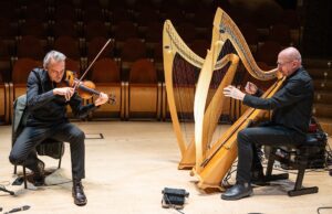 L’arpa di Vincenzo Zitello in Graal Viincenzo Zitello e Fulvio Renzi da Harpae Mundi-Arpa e violino