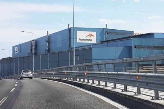 Ex Ilva, due offerte per l’acquisto degli stabilimenti: Bedrock Industries e Flacks Group in corsa Ex Ilva, due offerte per l’acquisto degli stabilimenti: Bedrock Industries e Flacks Group in corsa