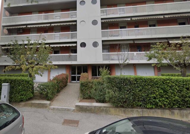 Bergamo, donna genovese trovata morta in casa: la figlia ricoverata in psichiatria Bergamo, donna genovese trovata morta in casa: la figlia ricoverata in psichiatria