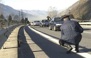 Incidente tra auto e moto sul Colle di Nava: ferito un motociclista Tragico incidente in moto ad Albisola: 35enne perde la vita dopo lo schianto contro il guardrail