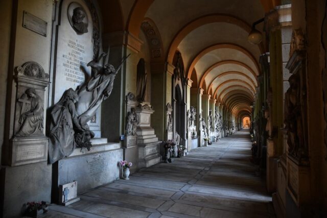 cimitero staglieno QuadriporticoStorico Cimitero di Staglieno primo in Liguria nel bando “I Luoghi del Cuore”