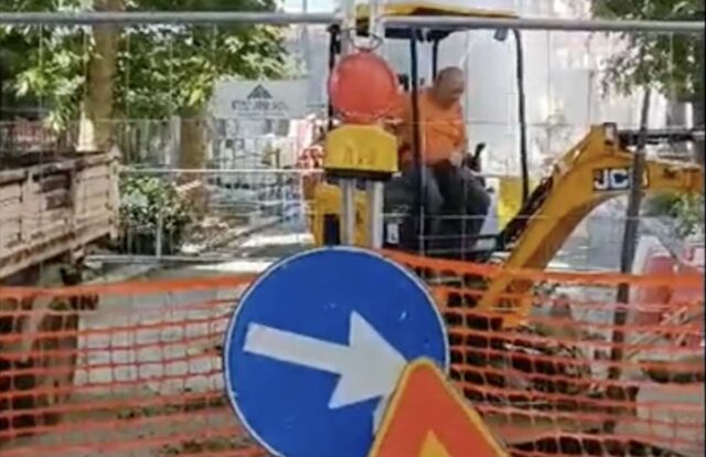 Sciopero al cantiere della metropolitana di Brin Sciopero al cantiere della metropolitana di Brin