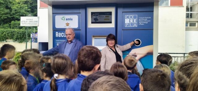 Raccolta e riciclo: inaugurato a Pontedecimo il nuovo ecocompattatore RecoPet