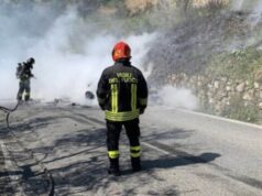 Spotorno, auto a fuoco nei pressi del casello: intervento dei Vigili del Fuoco Spotorno, auto a fuoco nei pressi del casello: intervento dei Vigili del Fuoco