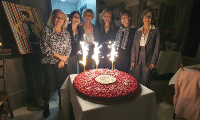 Donne del vino 2025 torta 1 Donne del Vino: a Recco il successo di La Liguria incontra la Sicilia al ristorante Da Ö Vittorio