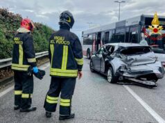 Tamponamento tra corriera e auto in via Braja a Savona: tre persone ferite, due con disabilità