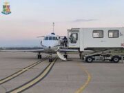 Neonata trasferita d’urgenza da Sassari a Genova Volo salvavita da Alghero a Genova per neonata di 2 giorni: intervenuto un G650 dell’Aeronautica Militare