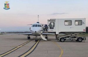 Neonata trasferita d’urgenza da Sassari a Genova Volo salvavita da Alghero a Genova per neonata di 2 giorni: intervenuto un G650 dell’Aeronautica Militare
