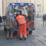 Donna cade a De Ferrari soccorsa dalle guardie giurate della Regione