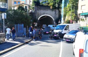 Incidente a Bogliasco, scooter a terra: ripercussioni sul traffico Incidente a Bogliasco, scooter a terra: ripercussioni sul traffico