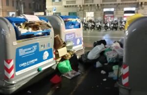 Marassi e la spazzatura: cassonetti stracolmi, odori e topi tra le lamentele dei residenti Marassi e la spazzatura: cassonetti stracolmi, odori e topi tra le lamentele dei residenti