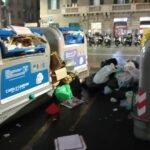 Genova, stop ai bidoni intelligenti: 30 milioni spesi per sostituire solo 5.700 cassonetti su 26 mila