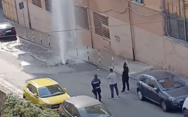 tubo rotto lagaccio Genova, nuovo tubo rotto al Lagaccio: esplosione in via Adamo Centurione e disagi per i residenti