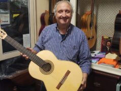 Incontro ad Albenga con il Maestro Liutaio Santo Vruna Incontro ad Albenga con il Maestro Liutaio Santo Vruna