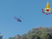 Escursionista salvato sul Ramaceto: corda dei compagni e Drago dei Vigili del Fuoco Escursionista salvato sul Ramaceto: corda dei compagni e Drago dei Vigili del Fuoco