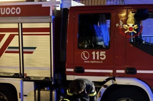 Incendio a Molassana: mobile prende fuoco in via Lusignani, denso fumo invade l’appartamento