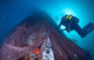 Genova: oltre una tonnellata di rete fantasma rimossa dai fondali nel porto Genova: oltre una tonnellata di rete fantasma rimossa dai fondali nel porto