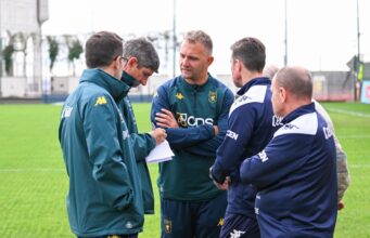 Il Genoa targato Murgita-Criscito affronta a Reggio il Sassuolo. In campo i “Senatori” Il Genoa targato Murgita-Criscito affronta a Reggio il Sassuolo. In campo i "Senatori"