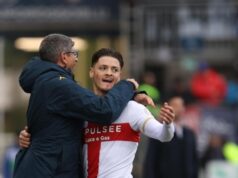 Battaglia a Cagliari, tra i padroni di casa ed il Genoa finisce 3-3. Incredibile gol di Martin