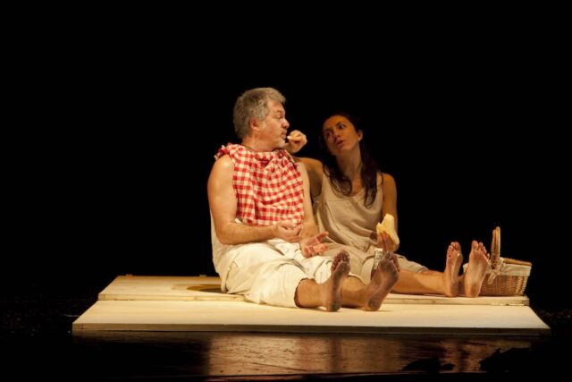 Cappuccetto Rosso - foto di Matteo Chiura (3) Parte La Tosse in Famiglia: la nuova stagione del Teatro della Tosse tra fiabe, musica e magia per grandi e piccoli