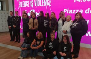 Wall of Dolls contro la violenza sulle donne Foto conferenza Wall of Dolls-13 novembre