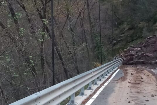 Frana a Piandifieno: Alta Val Graveglia isolata e agriturismo chiuso