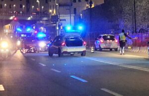 Genova, incidente in corso Quadrio, scooter a terra: due feriti