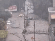 Maltempo Liguria, esondato il rio Fegino a Borzoli: allerta per la Valpolcevera Maltempo Liguria, esondato il rio Fegino a Borzoli: allerta per la Valpolcevera