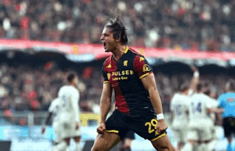 Tra Genoa e Fiorentina finisce 2-2. Debutto di De Rossi e primo gol di Colombo Tra Genoa e Fiorentina finisce 2-2. Debutto di De Rossi e primo gol di Colombo