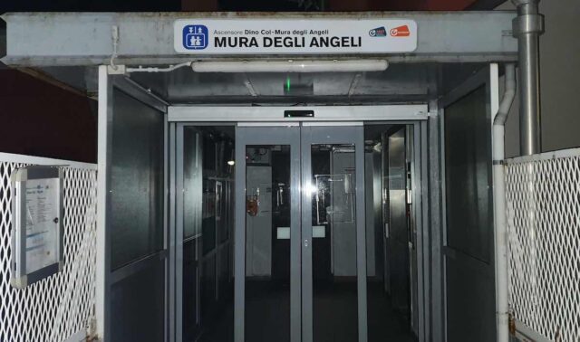 Ascensore Dino Col-Mura degli Angeli, residenti chiedono apertura H24 e gratuità Ascensore Dino Col-Mura degli Angeli, residenti chiedono apertura H24 e gratuità