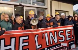 Ex Ilva Genova, lavoratori in corteo verso Sampierdarena: traffico in tilt dopo l’assemblea a Cornigliano Ex Ilva Genova, lavoratori in corteo verso Sampierdarena: traffico in tilt dopo l’assemblea a Cornigliano
