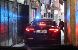 Centro storico, senegalese spaccia droga ad algerino: denunciato