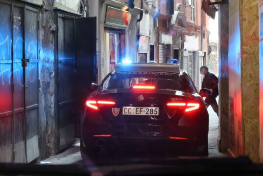 Coltellata a Genova in piazza delle Erbe: ferito un giovane egiziano durante una lite Coltellata a Genova in piazza delle Erbe: ferito un giovane egiziano durante una lite
