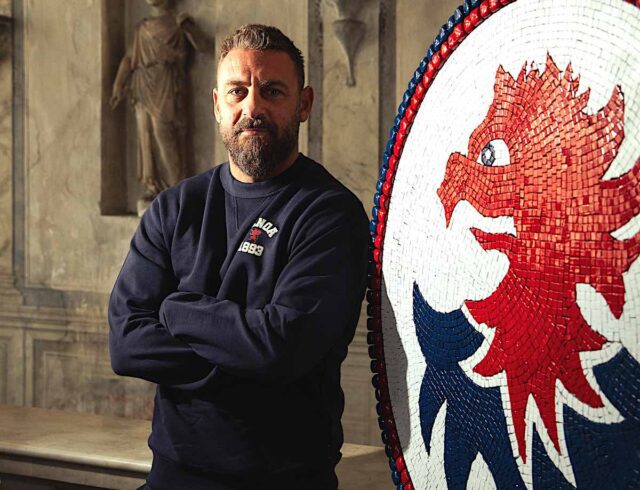 Genoa, Daniele De Rossi è il nuovo allenatore: primo allenamento al Signorini Genoa, Daniele De Rossi è il nuovo allenatore: primo allenamento al Signorini