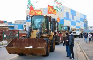 Ex Ilva. Salis attacca Urso: ennesimo rinvio e incertezze, intervenga Meloni