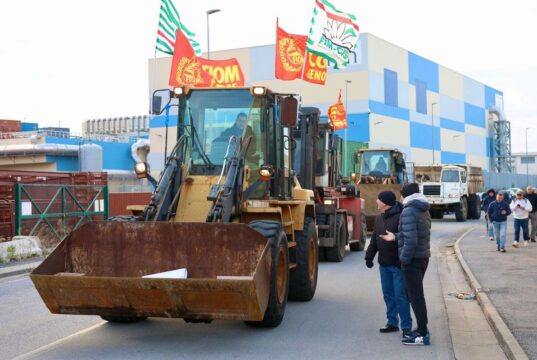 Ex Ilva. Salis attacca Urso: ennesimo rinvio e incertezze, intervenga Meloni