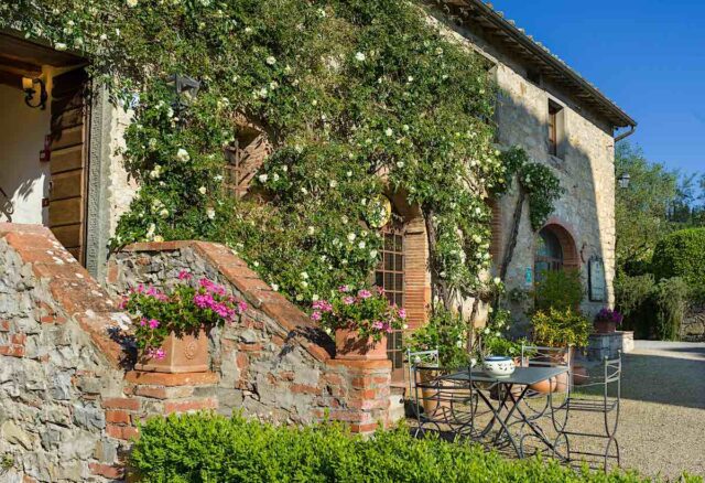 pexels-tommaso-32237685 Come acquistare una villa di lusso in Toscana: guida completa 2025
