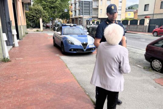 Truffe telefoniche a Savona: la Polizia sventa due tentativi di raggiro fingendosi Carabinieri Truffe telefoniche a Savona: la Polizia sventa due tentativi di raggiro fingendosi Carabinieri