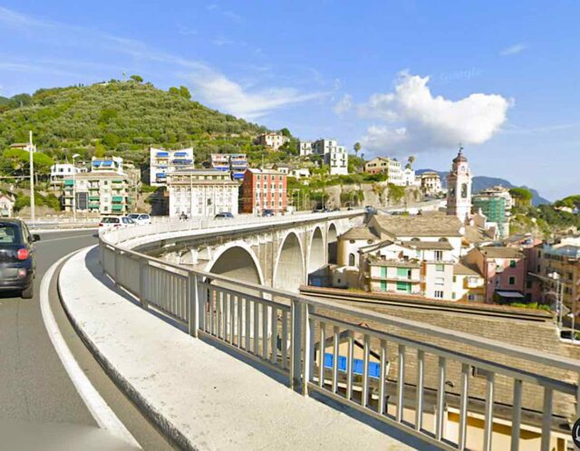 Donna precipita dal ponte di Sori, inutili i soccorsi