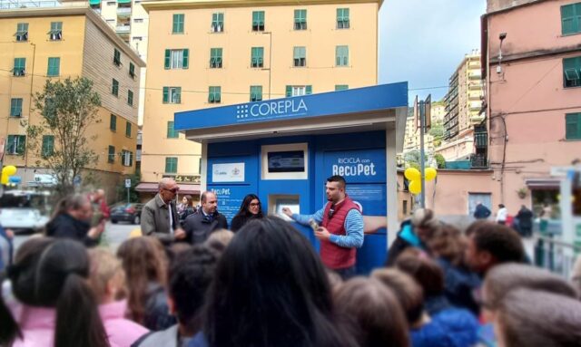 A Quezzi arriva un nuovo ecocompattatore RecoPet: cittadini e scuole protagonisti del riciclo sostenibile